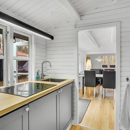Gorgeous In With Kitchen Feriehus *